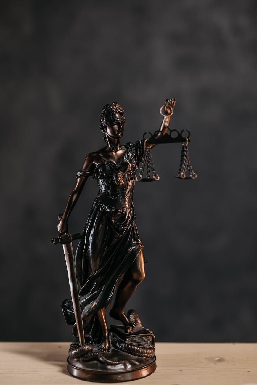 close up photo of a lady justice statuette