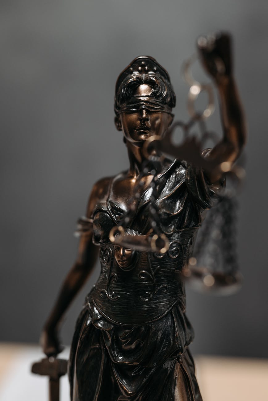 close up photo of lady justice statuette